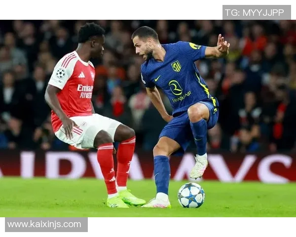 聚焦进球：从足球赛场到荣耀时刻，剖析进攻策略与致胜技巧